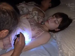 Cô sinh viên đại học bẩn thỉu say mê ngậm sâu dương vật và quan hệ thô bạo theo góc nhìn của tôi