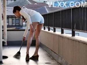 Tội nghiệp em gái loz múp bị hai anh đồng nghiệp hấp diêm