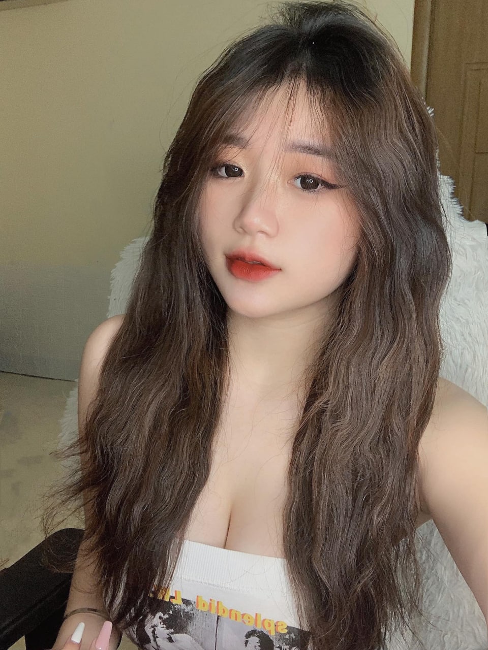Vợ ngực to bú cu