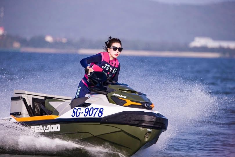 Xoạc cấp trên mới lấy ông xã cả đêm trong chuyến công tác